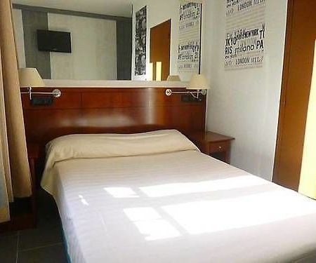 Hotel Paname Clichy Εξωτερικό φωτογραφία